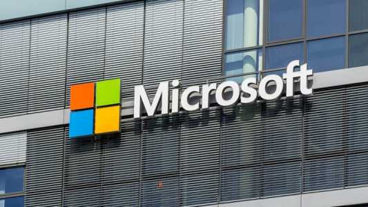 Microsoft vs. Apple: Delays in Xbox Mobile Store Launch